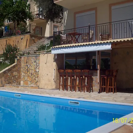 Armonia Nakas Hotel apartamentowy Yénion