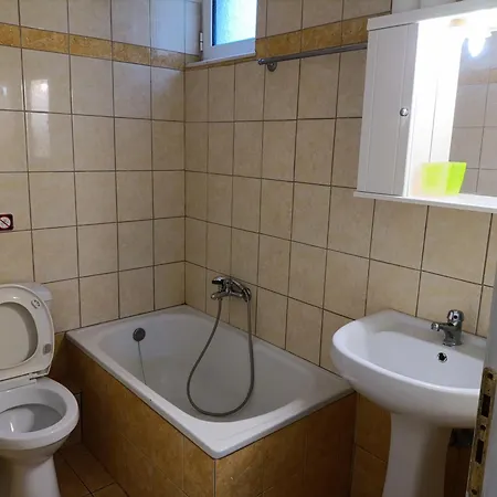 Armonia Nakas Lägenhetshotell Yénion